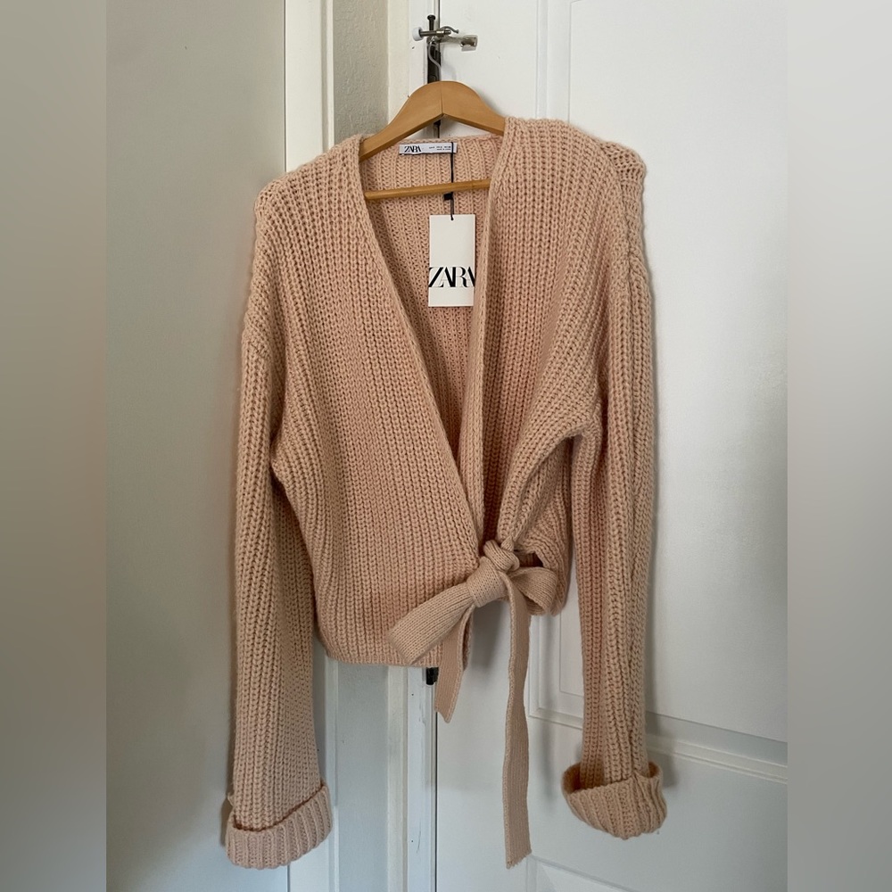 Zara Knit cropped belted cardigan women’s size S